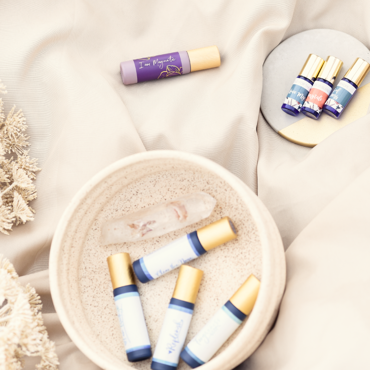 Essential oil blends by Desiree de Lunae